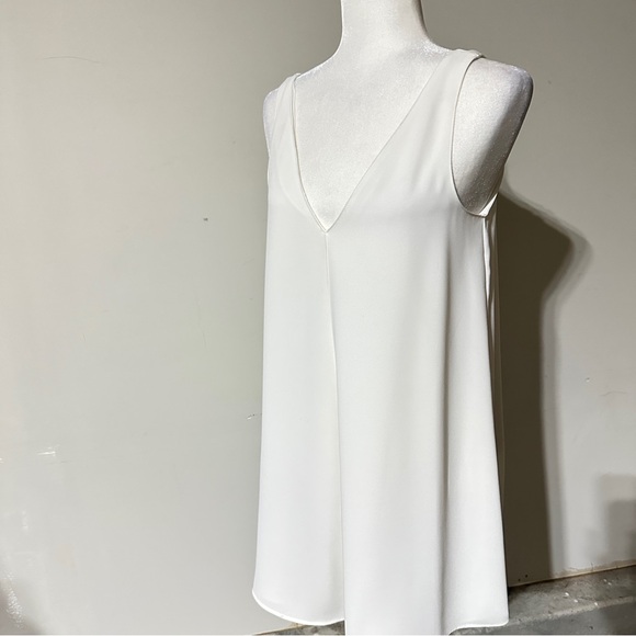 Zara Women’s Sleeveless Summer Flared Lining White Sleeveless V-Neck Top - Picture 1 of 8